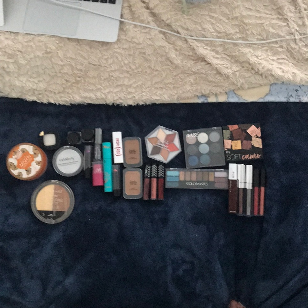 26 pc makeup lot